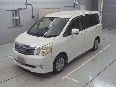 2010 Toyota Noah