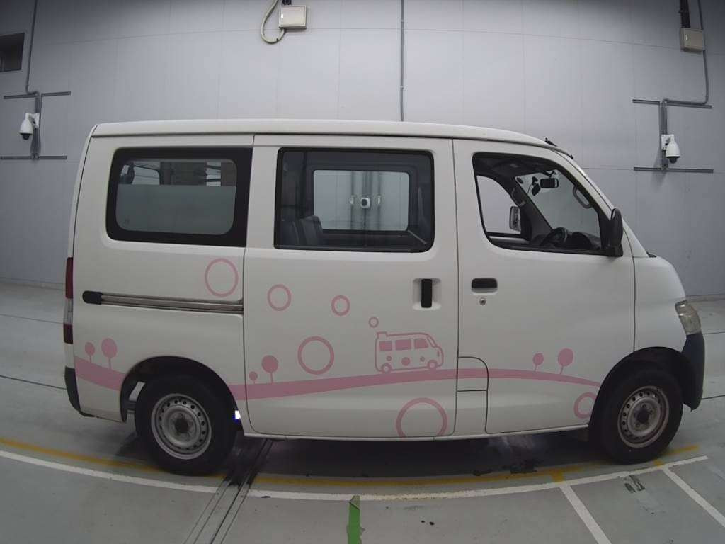 2012 Toyota Liteace Van S412M[2]