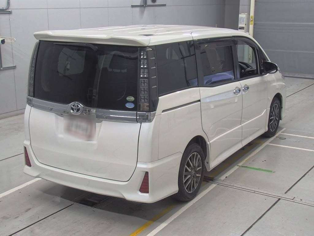 2015 Toyota Voxy ZRR80W[1]