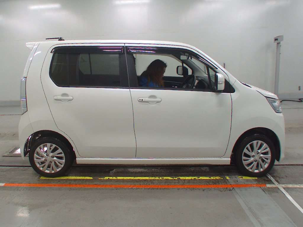 2015 Suzuki WAGON R STINGRAY MH44S[2]