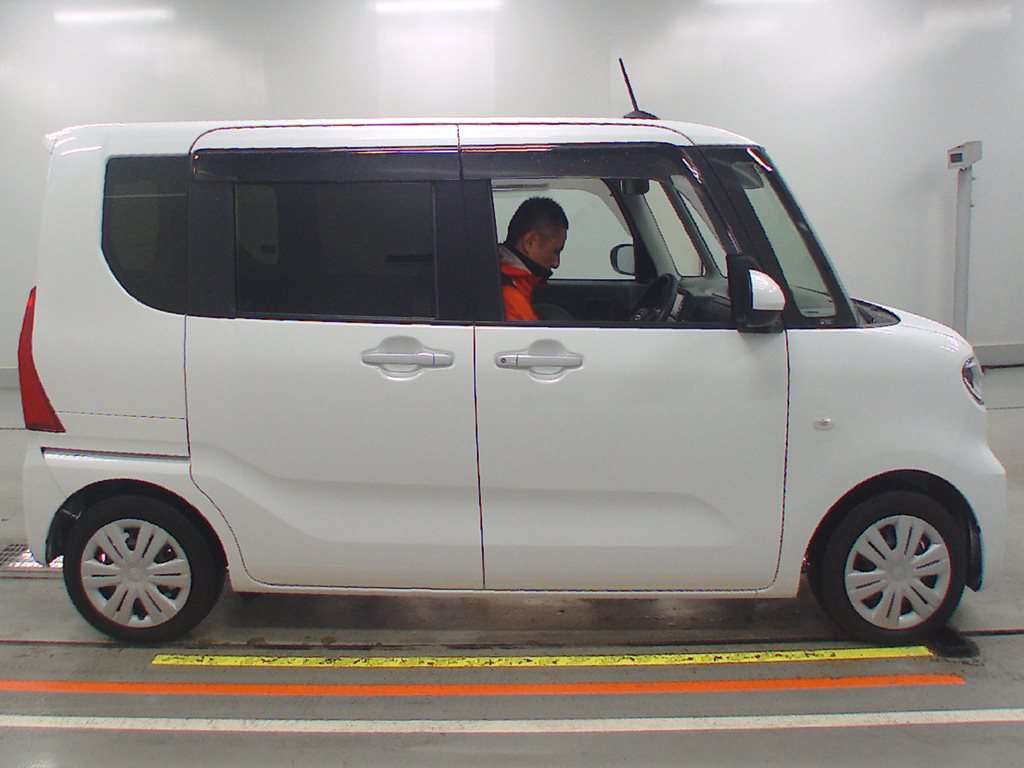 2019 Daihatsu Tanto LA650S[2]