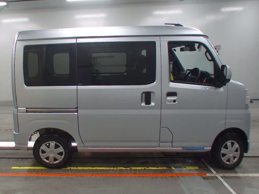 2024 Daihatsu Hijet Cargo S700V[2]