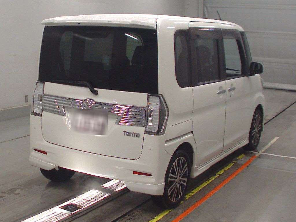 2016 Daihatsu Tanto Custom LA600S[1]