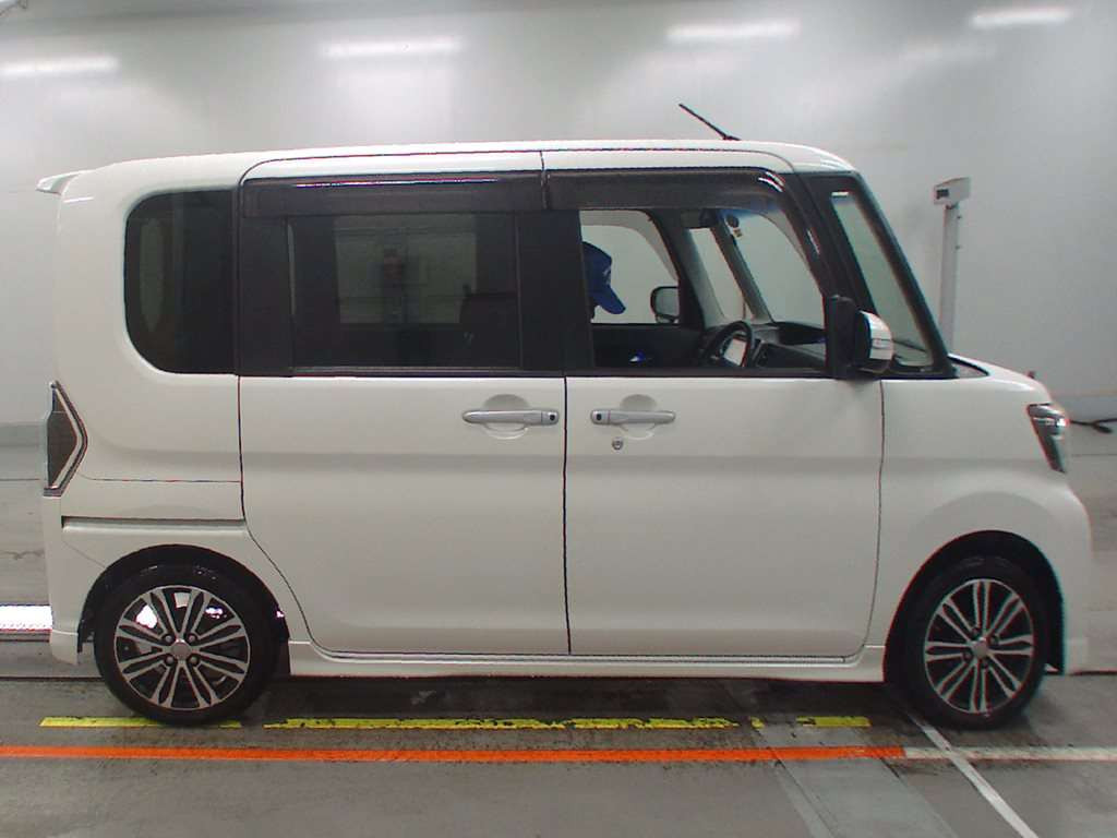 2016 Daihatsu Tanto Custom LA600S[2]