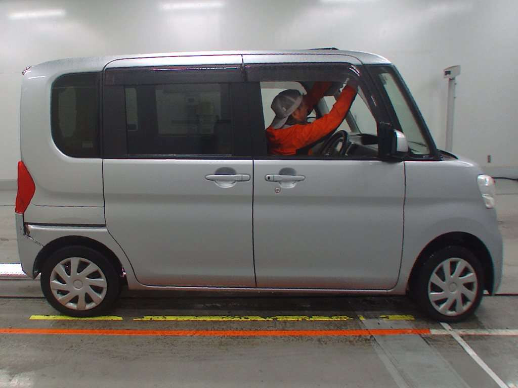 2017 Daihatsu Tanto LA610S[2]