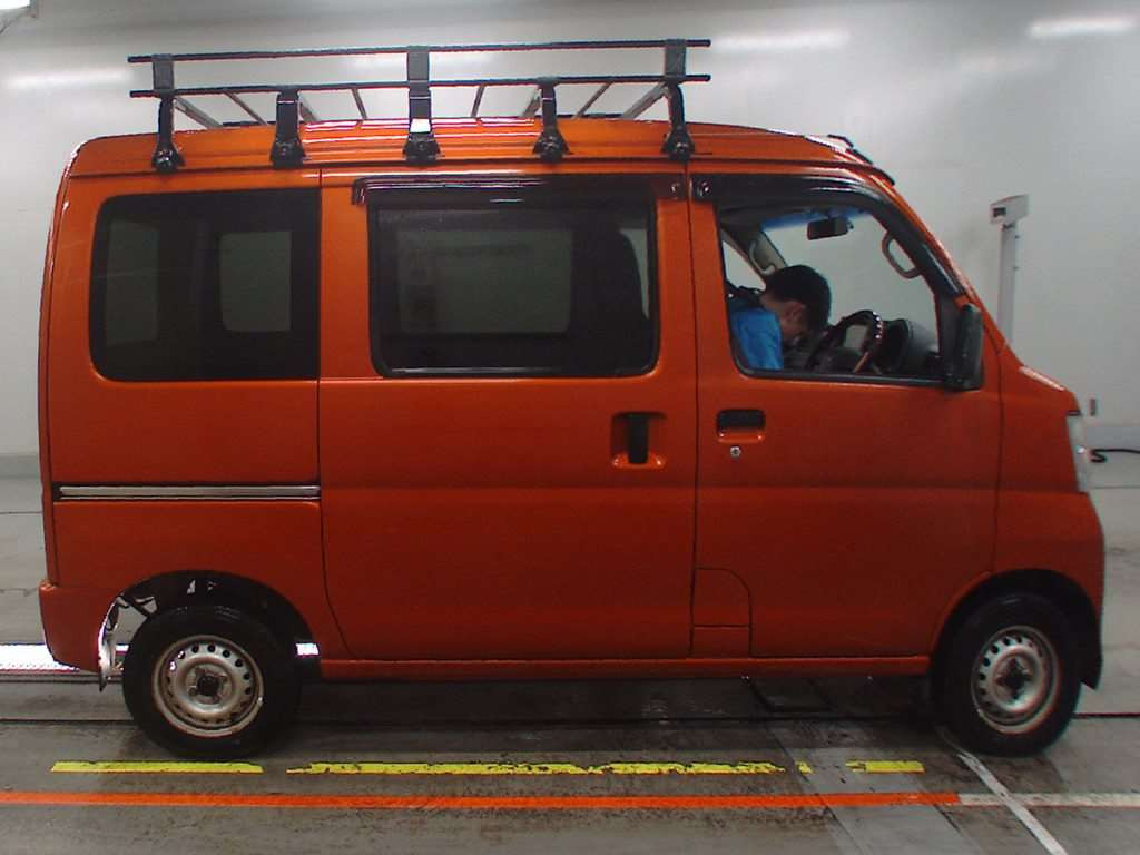 2015 Daihatsu Hijet Cargo S321V[2]