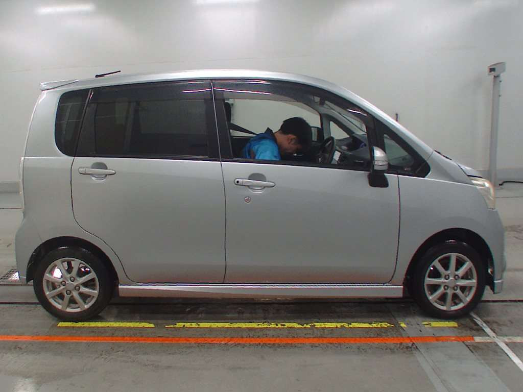 2012 Daihatsu Move Custom LA100S[2]