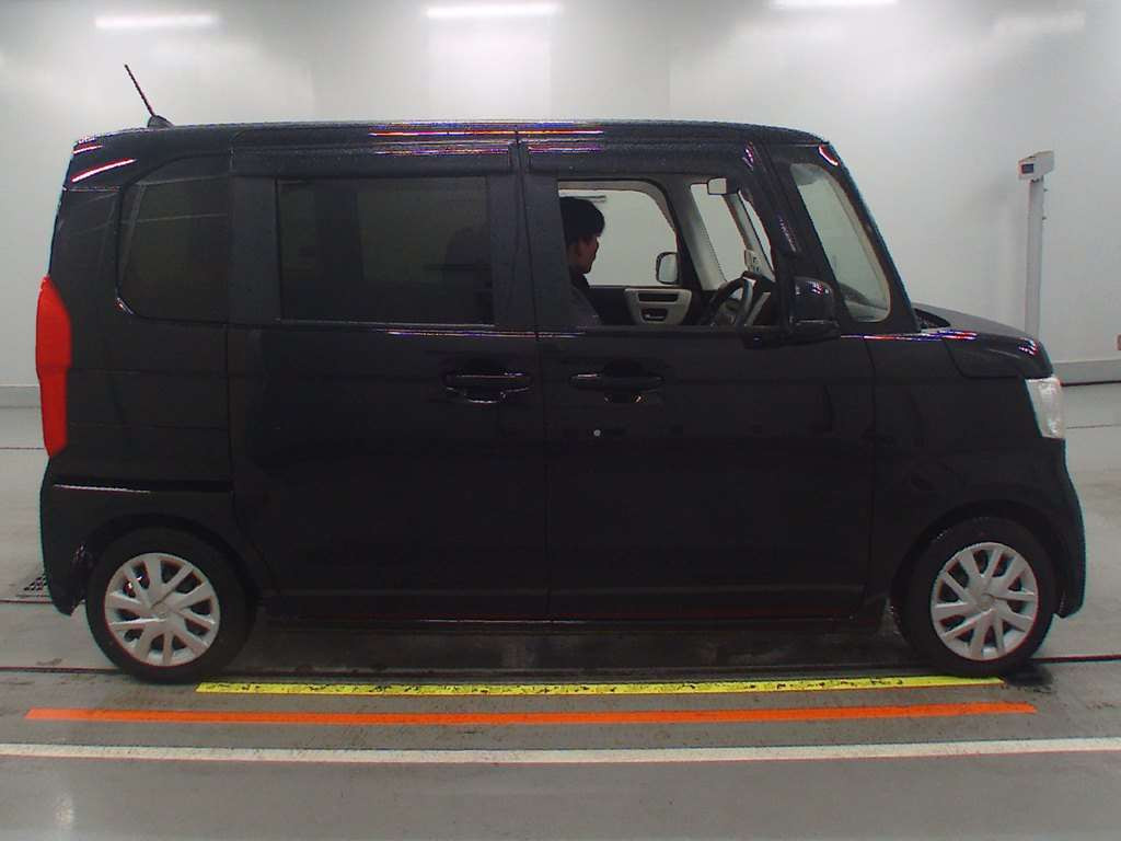 2018 Honda N-BOX JF3[2]