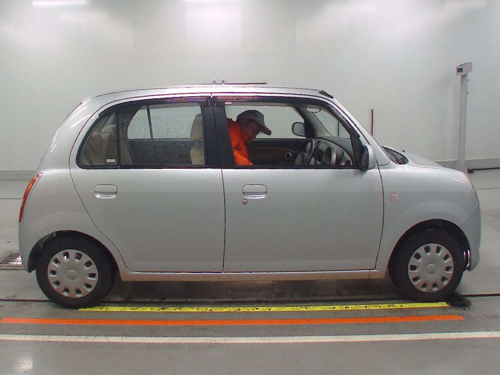 2007 Daihatsu Miragino L650S[2]