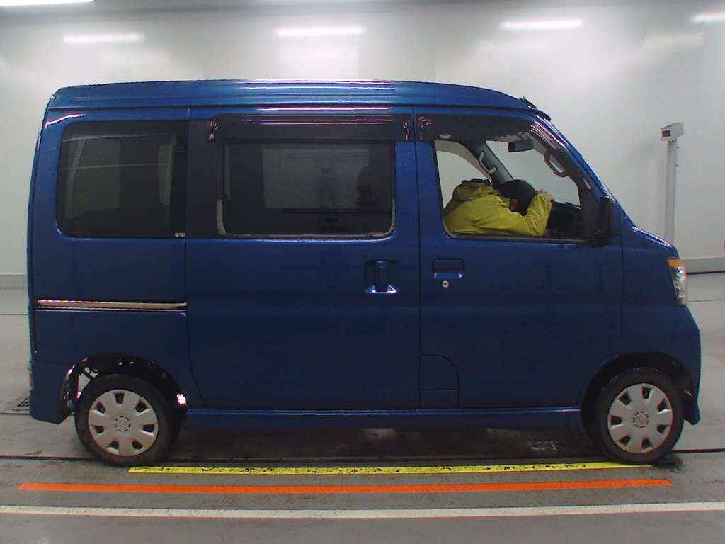 2012 Subaru Dias Wagon S321N[2]