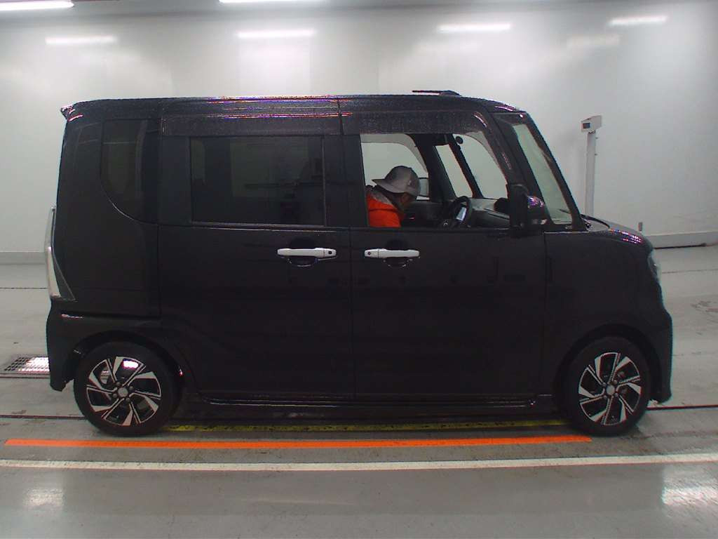 2020 Daihatsu Tanto Custom LA650S[2]