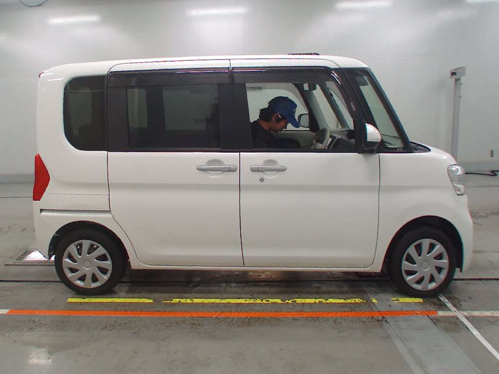 2019 Daihatsu Tanto LA600S[2]