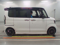 2022 Honda N-BOX CUSTOM