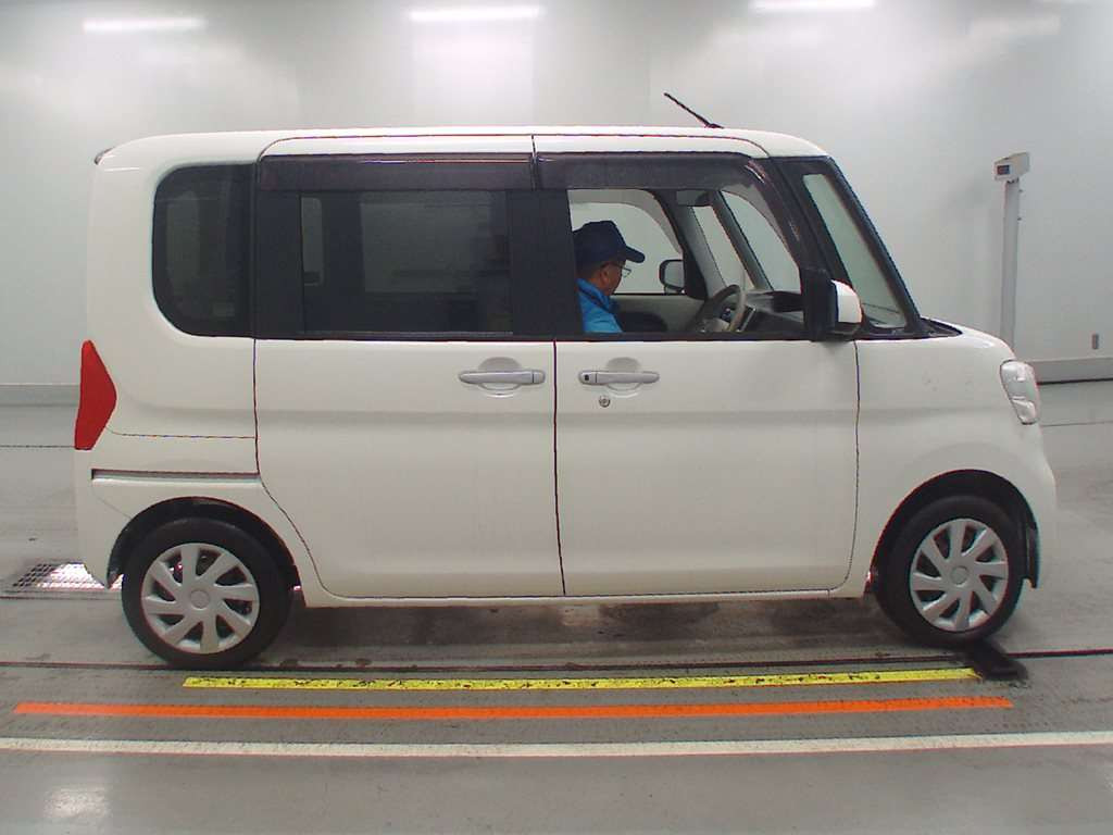 2014 Daihatsu Tanto LA600S[2]