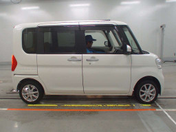 2016 Daihatsu Tanto