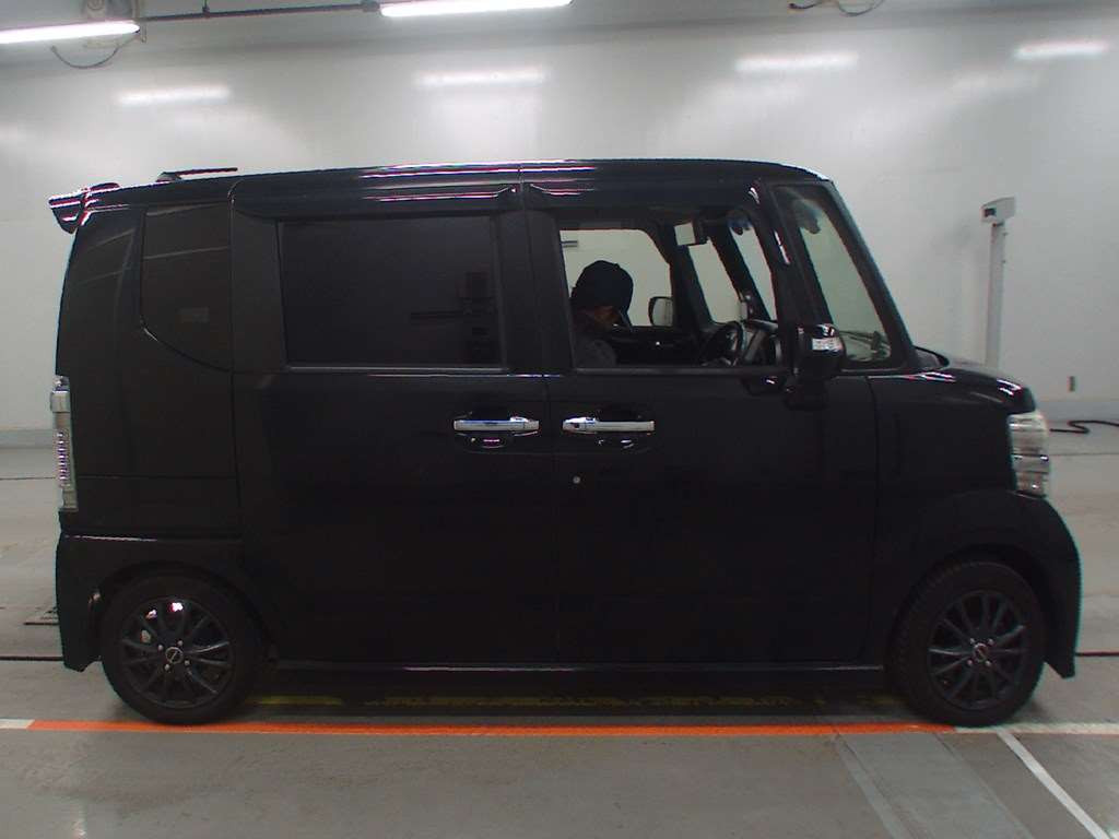 2015 Honda N-BOX CUSTOM JF1[2]