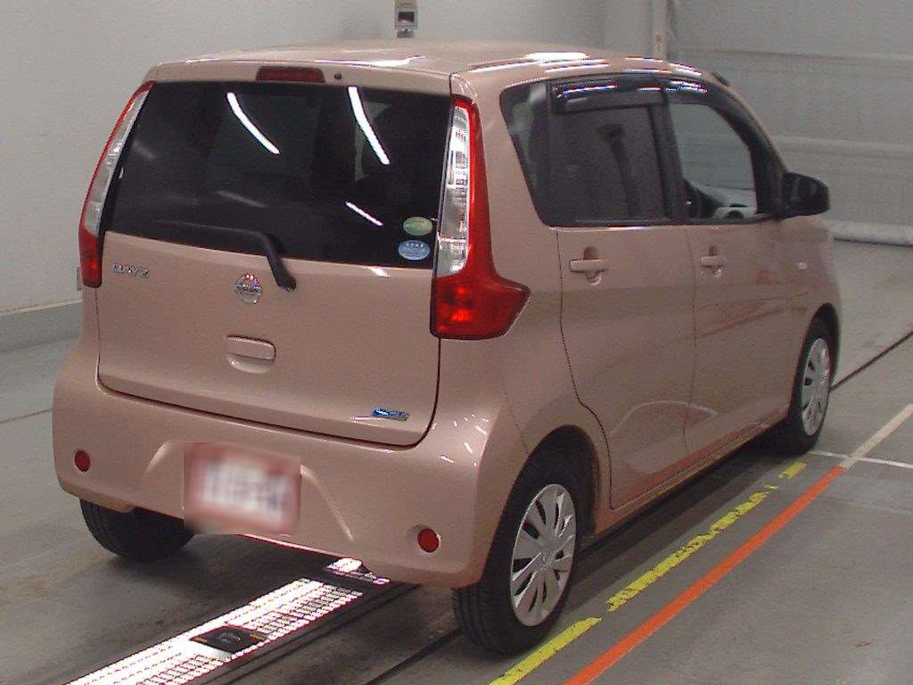 2014 Nissan DAYZ B21W[1]