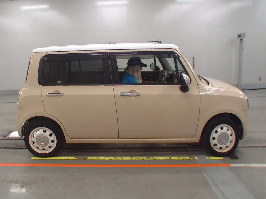 2013 Suzuki ALTO Lapin HE22S[2]