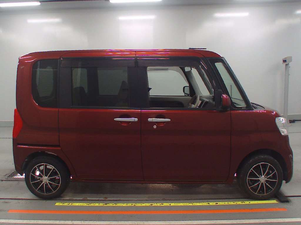 2015 Daihatsu Tanto LA600S[2]