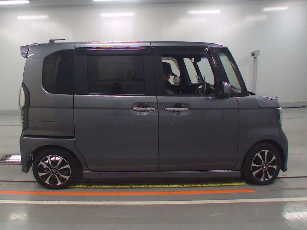 2018 Honda N-BOX CUSTOM JF3[2]