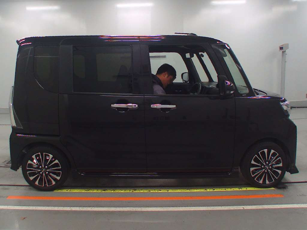 2023 Daihatsu Tanto Custom LA650S[2]