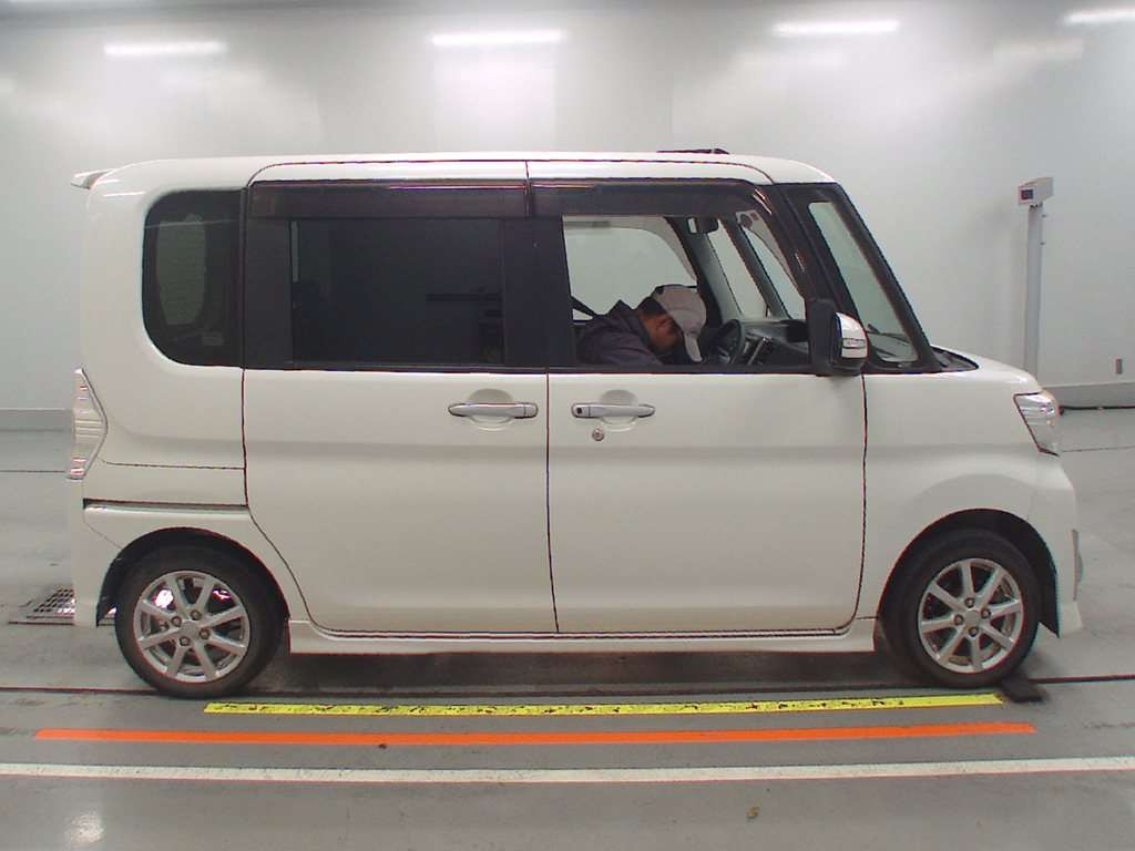 2013 Daihatsu Tanto Custom LA600S[2]