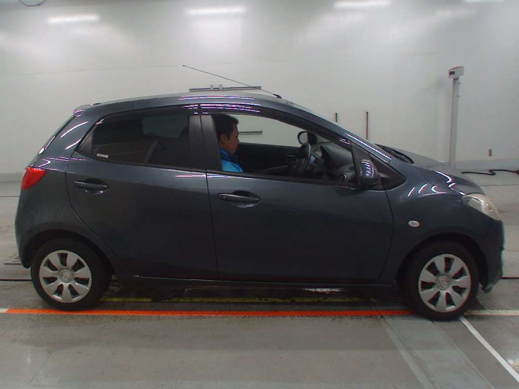 2011 Mazda Demio DE3FS[2]