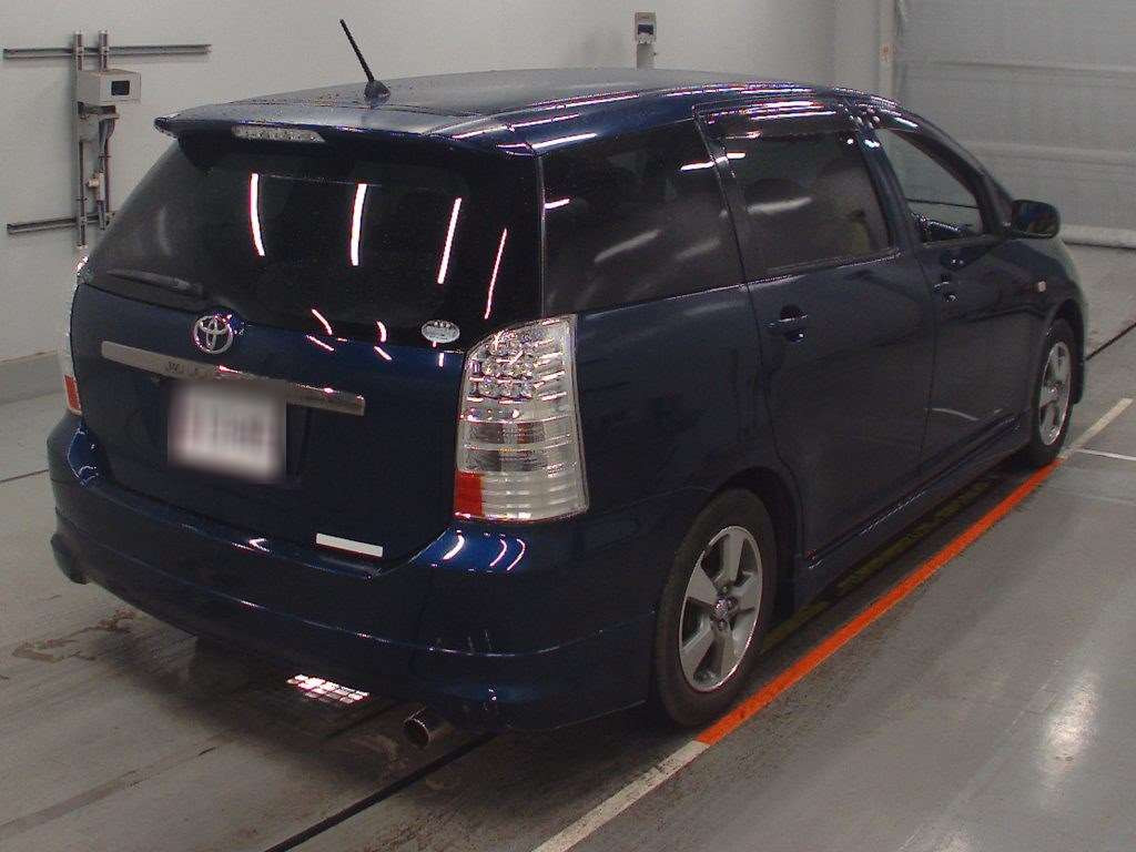 2004 Toyota Wish ZNE10G[1]