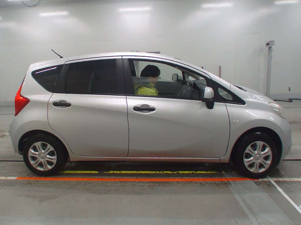 2014 Nissan Note E12[2]