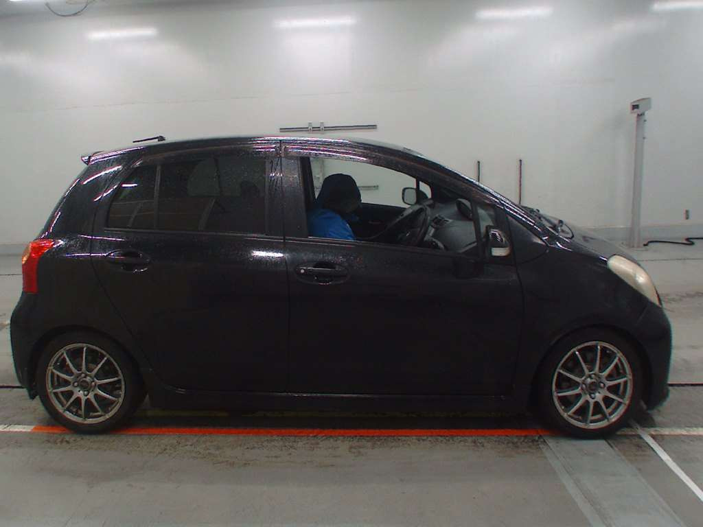 2009 Toyota Vitz NCP91[2]