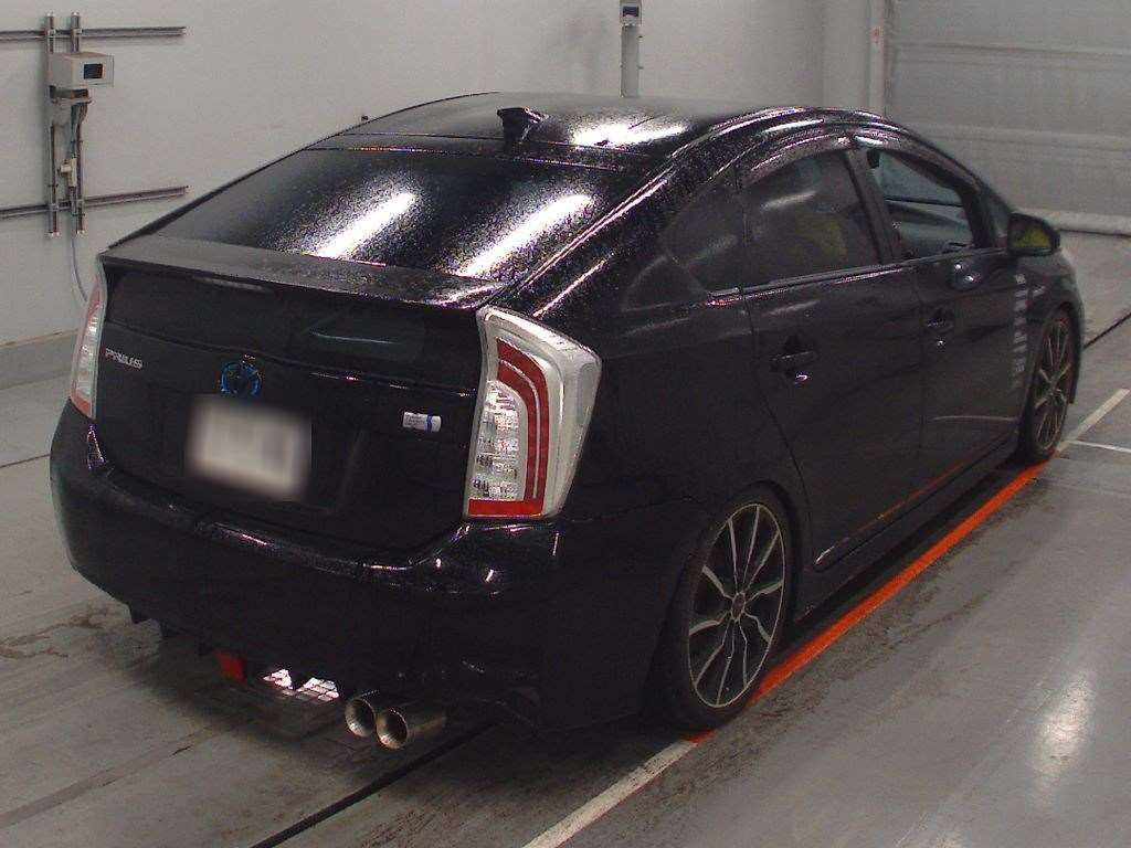 2012 Toyota Prius ZVW30[1]