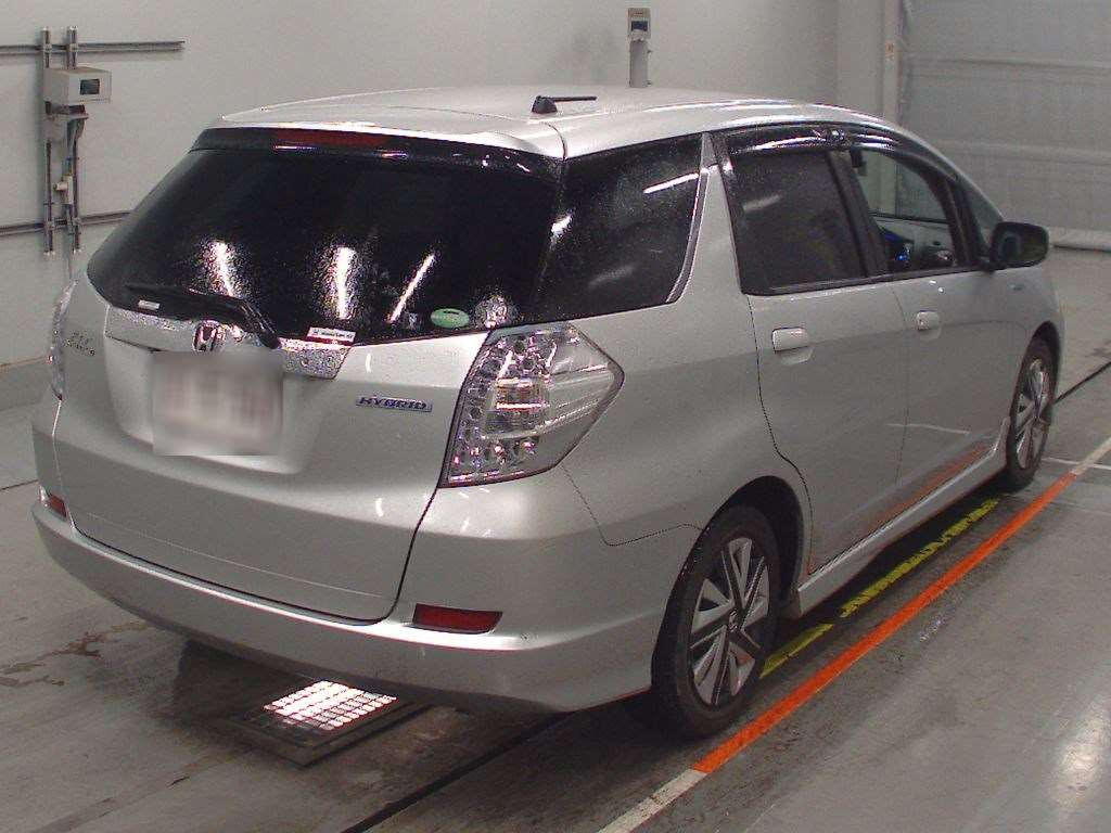 2013 Honda Fit Shuttle Hybrid GP2[1]