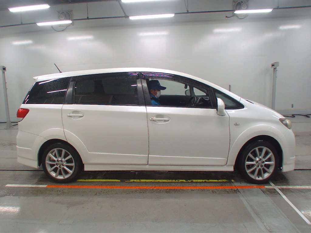 2010 Toyota Wish ZGE22W[2]