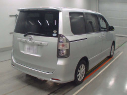 2009 Toyota Voxy