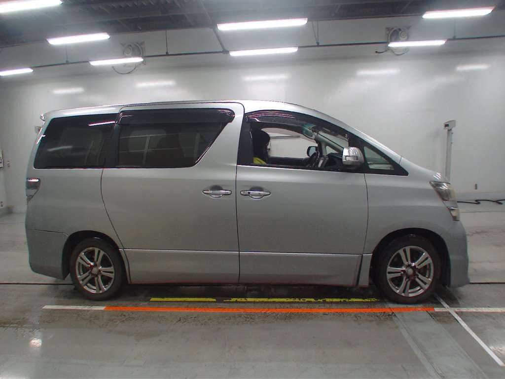 2009 Toyota Vellfire ANH20W[2]