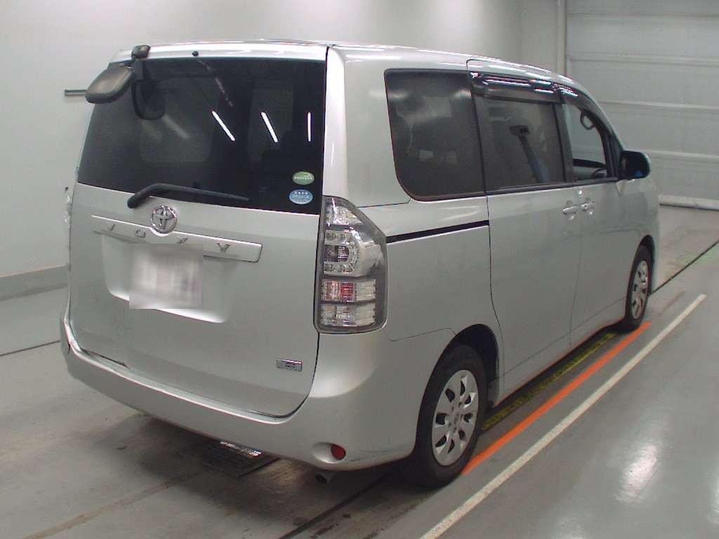 2012 Toyota Voxy ZRR70G[1]