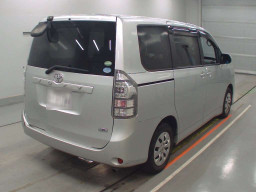 2012 Toyota Voxy