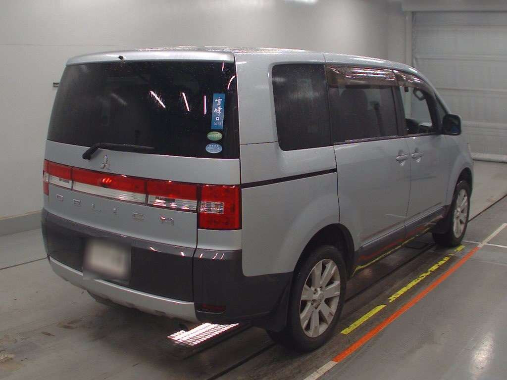 2013 Mitsubishi Delica D5 CV5W[1]