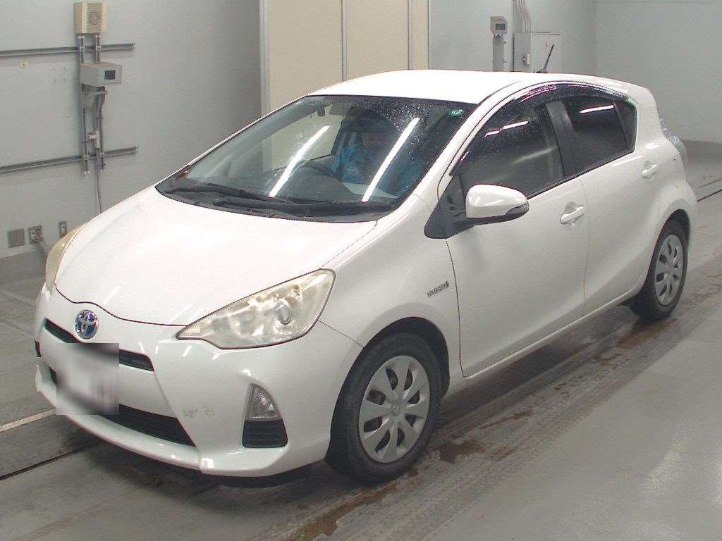 2013 Toyota Aqua NHP10[0]