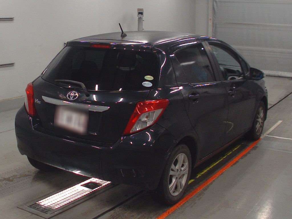 2012 Toyota Vitz KSP130[1]