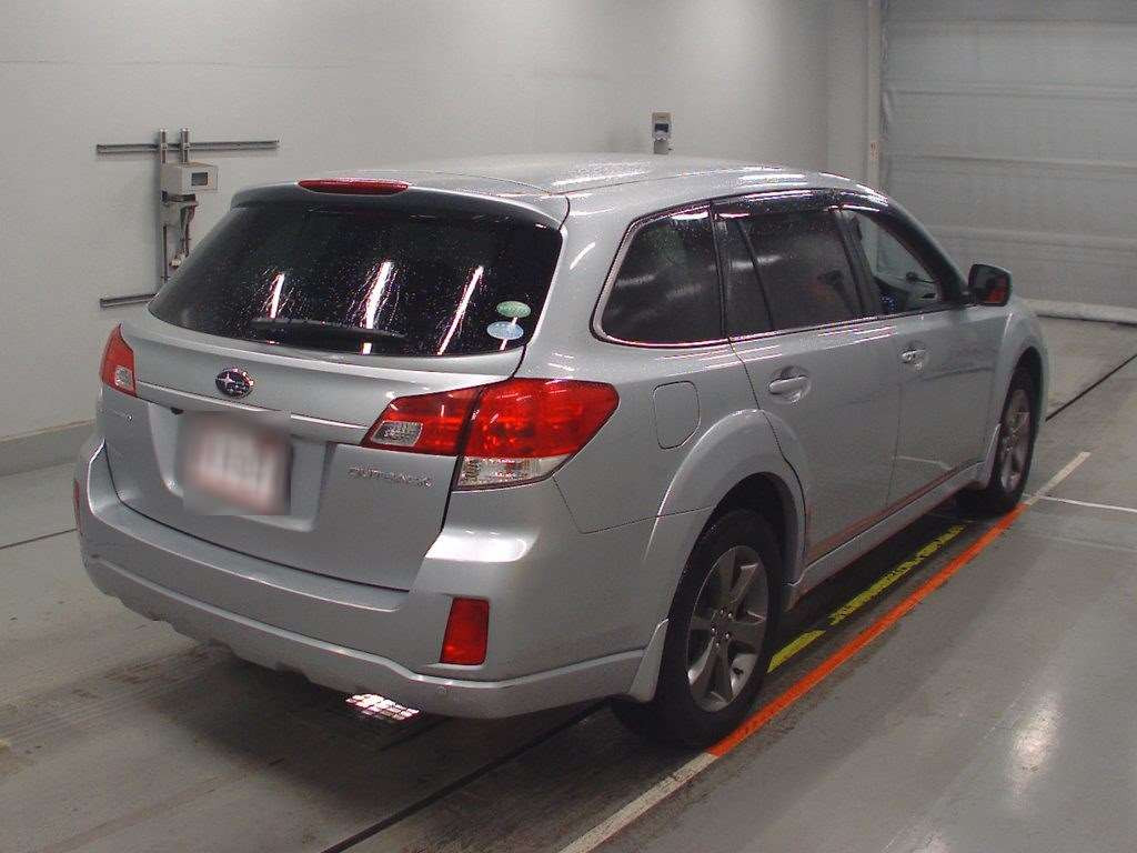 2013 Subaru Legacy Outback BRM[1]