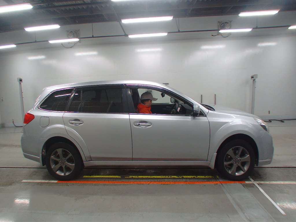 2013 Subaru Legacy Outback BRM[2]