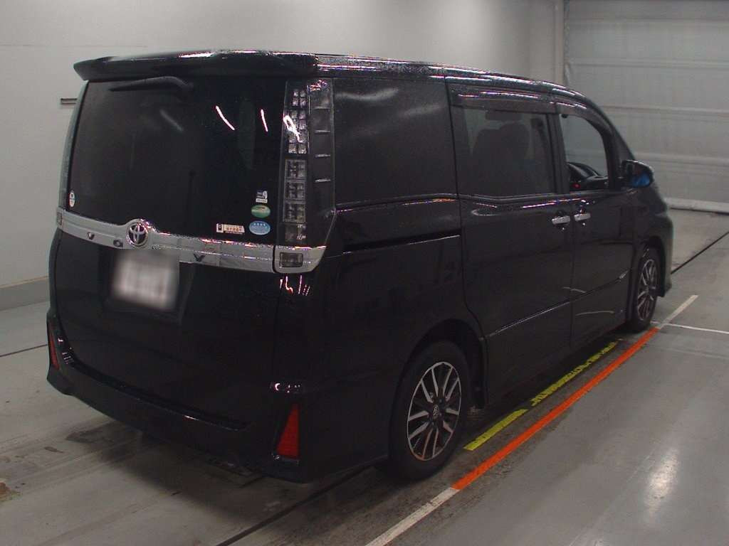 2016 Toyota Voxy ZRR80W[1]