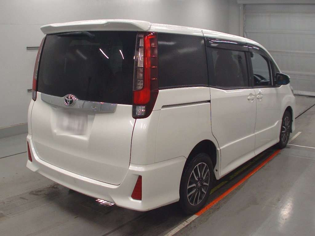 2016 Toyota Noah ZRR85W[1]