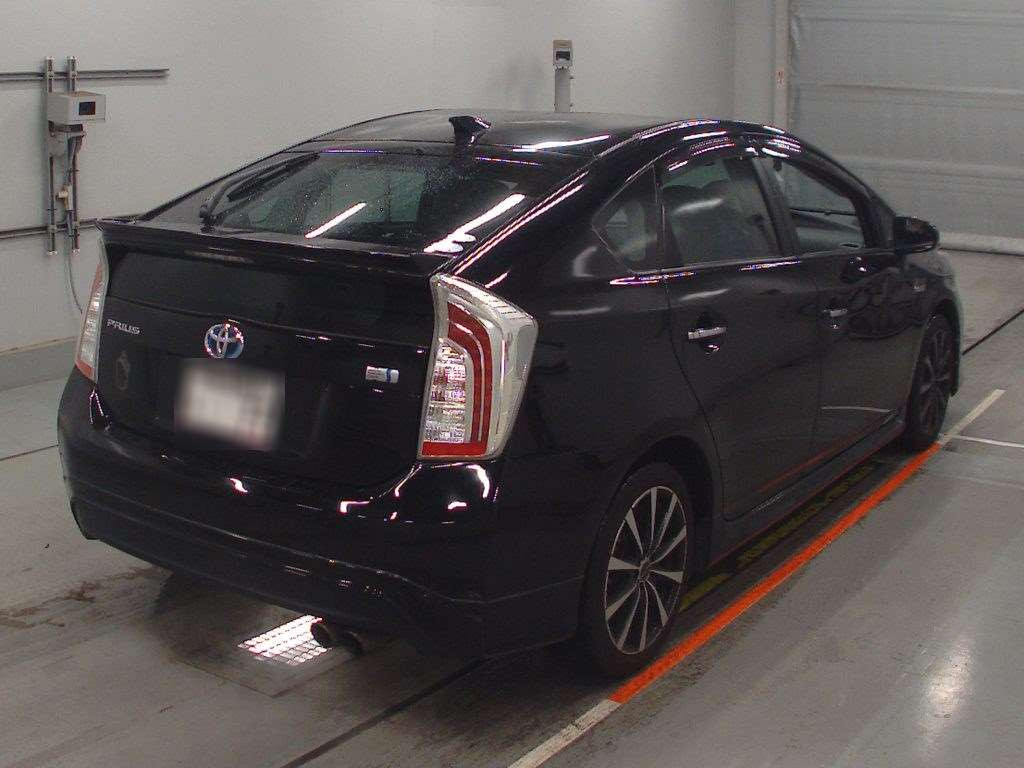 2015 Toyota Prius ZVW30[1]