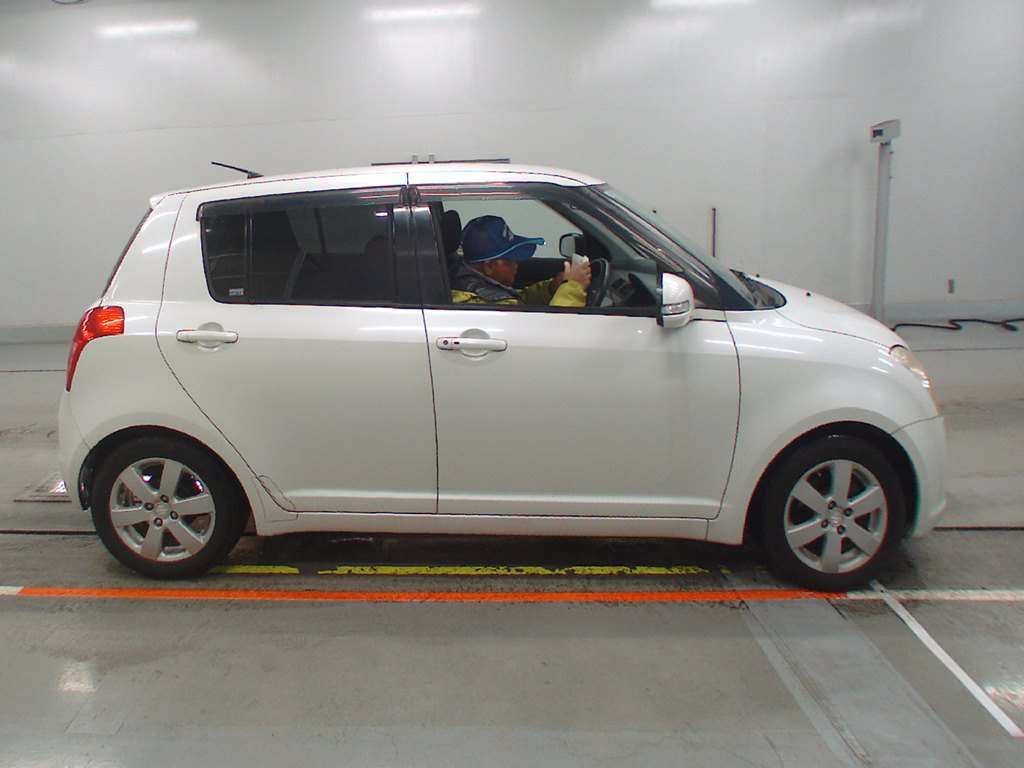 2008 Suzuki Swift ZC71S[2]