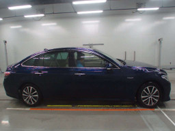 2019 Toyota Crown Hybrid