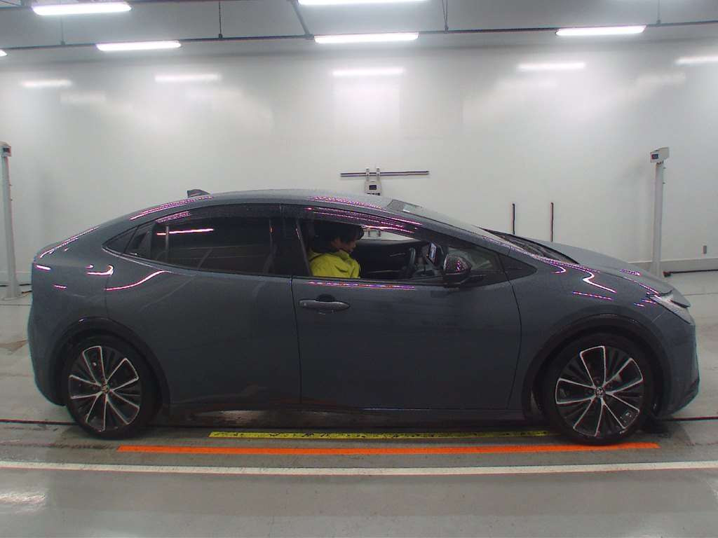 2023 Toyota Prius MXWH60[2]