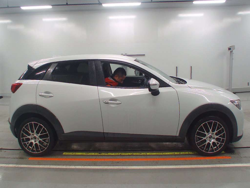 2015 Mazda CX-3 DK5FW[2]