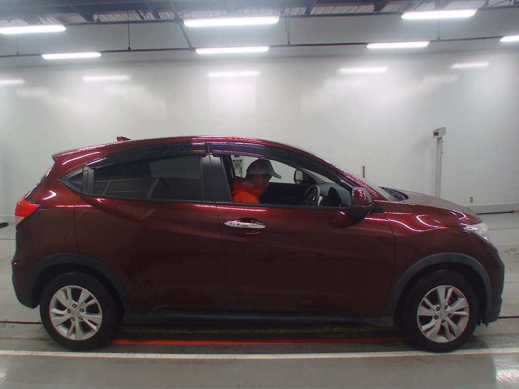 2015 Honda VEZEL RU1[2]